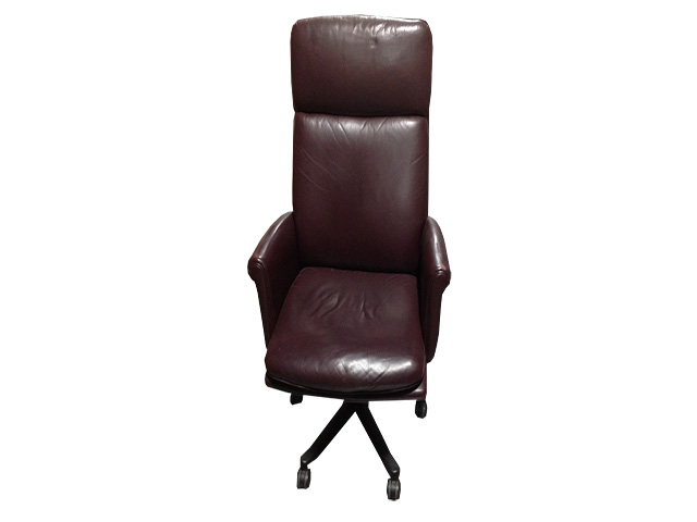 LEATHER EXECUTIVE CHAIR