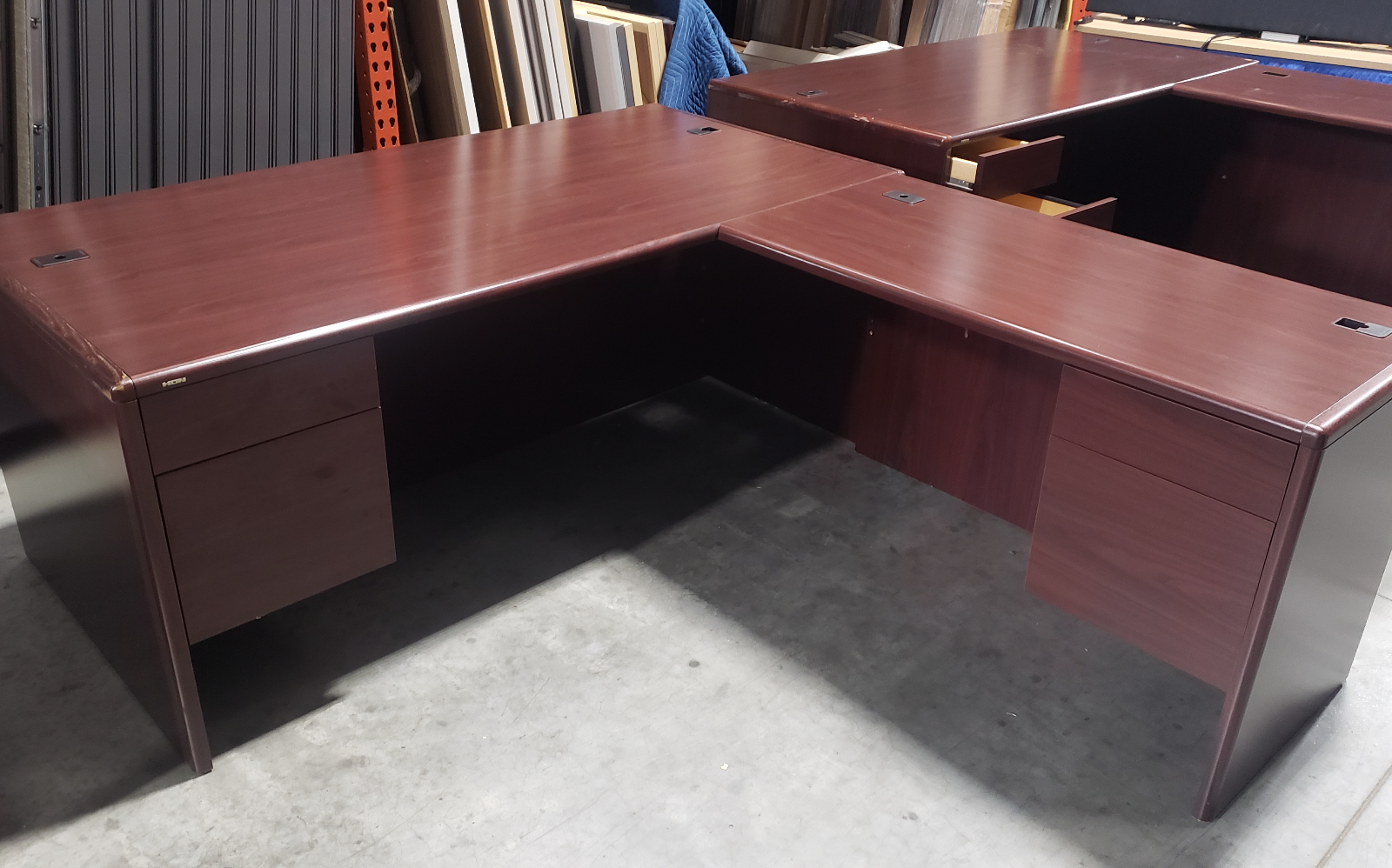 L-Shape Desk with Right Handed Return