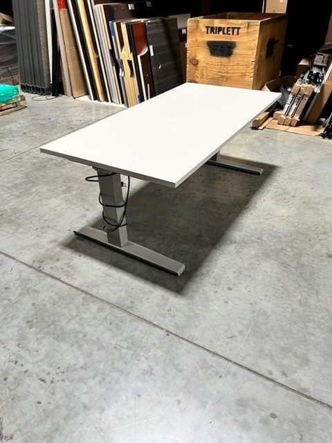VICTORY LX TABLE