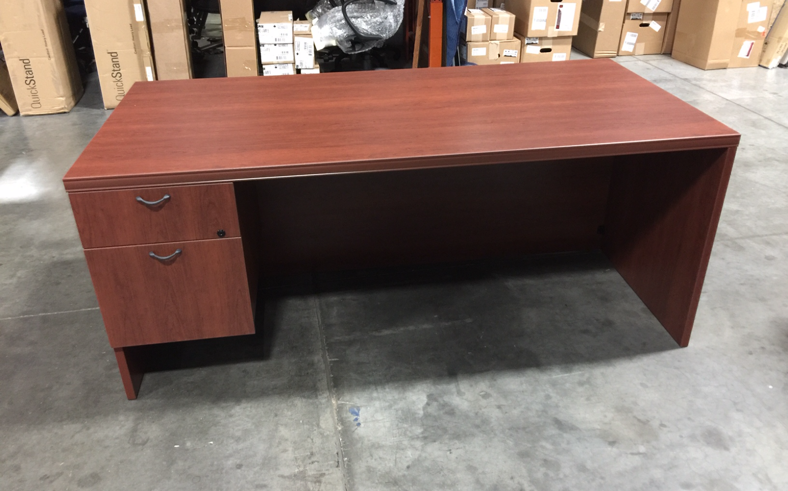 DESK WITH SINGLE LEFT PED
