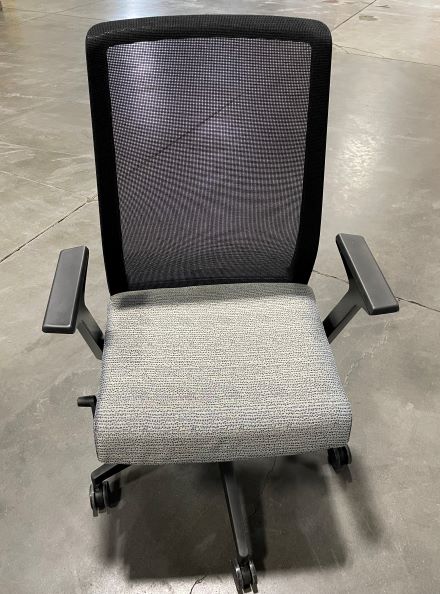 HAW VERY TASK CHAIR WITH GREY SEAT