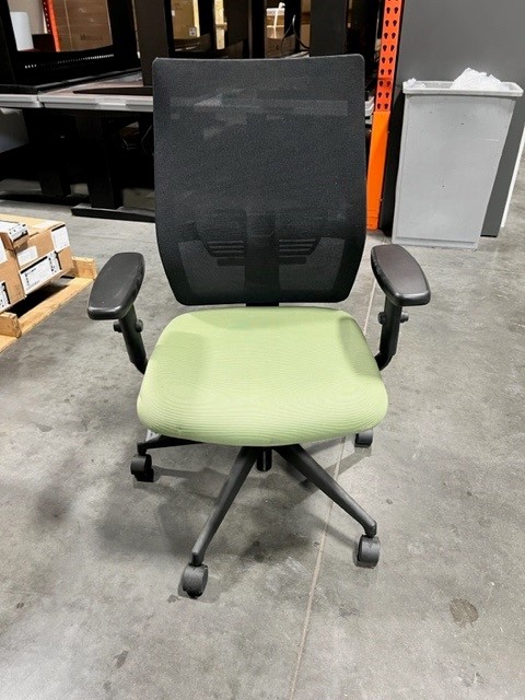 AFFINITY TASK CHAIR