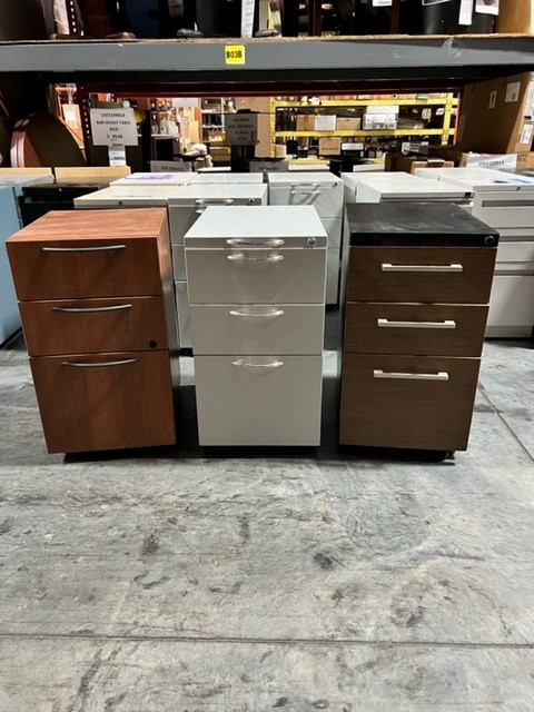 3 DRAWER MOBILE PED W/ TOP